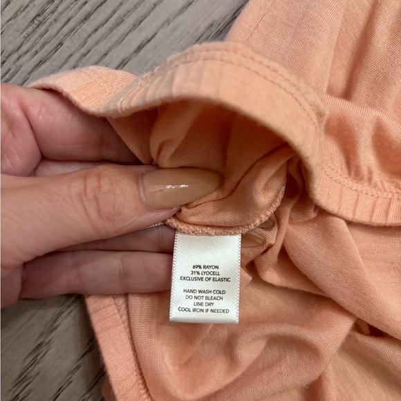 LOFT Lightweight Tee In Blush With Elastic At The Bottom Size S - Picture 4 of 6